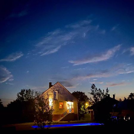 River House - Luxury House On The Border Of The Tisza River Arokto 外观 照片